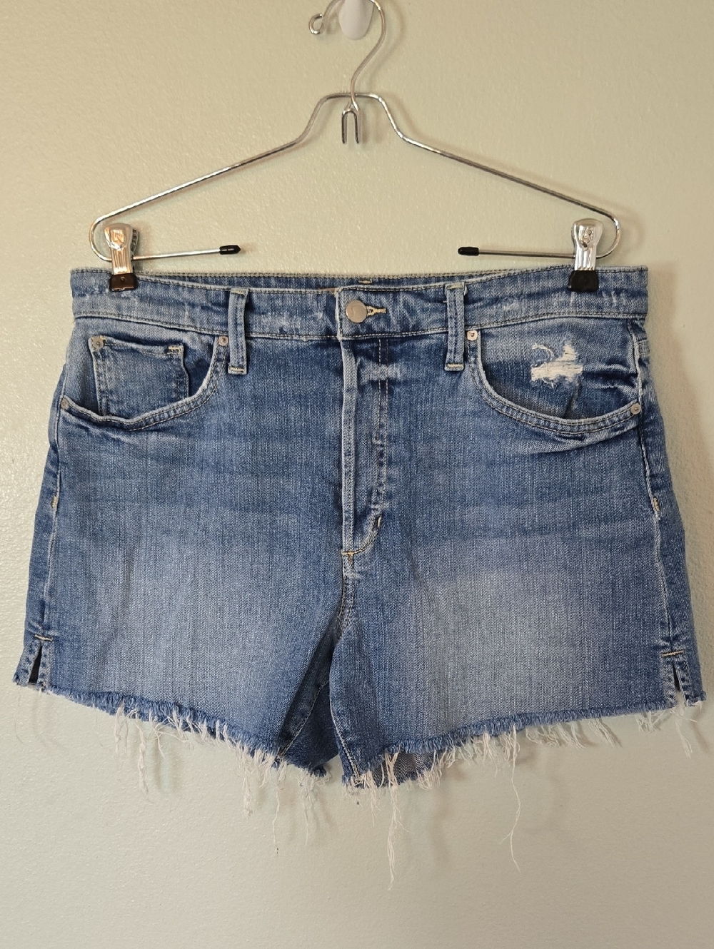 Joe's Jeans | Minor Distressing Frayed Hem 4" Shorts Size 31